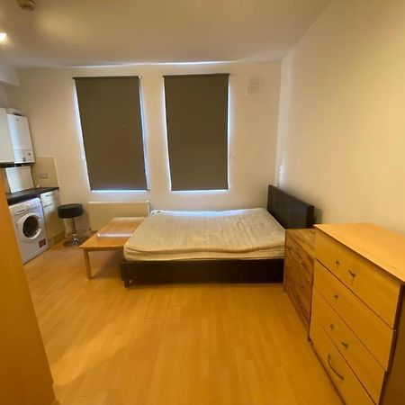 Golders Way Rooms Лондон Экстерьер фото