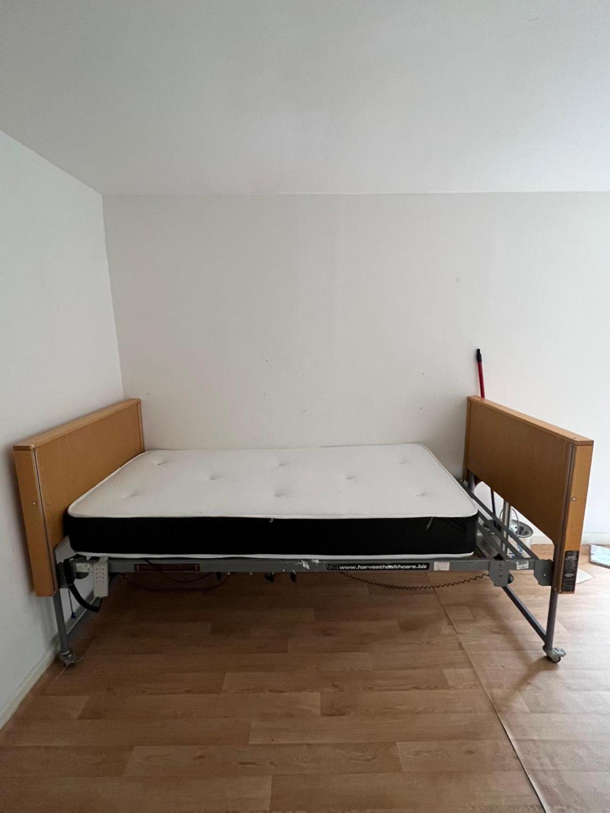 Golders Way Rooms Лондон Экстерьер фото
